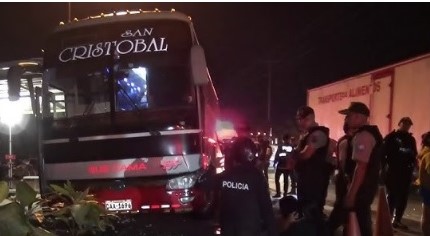 Tres venezolanos miembros de una misma familia fueron asesinados dentro de un autobús en Perú