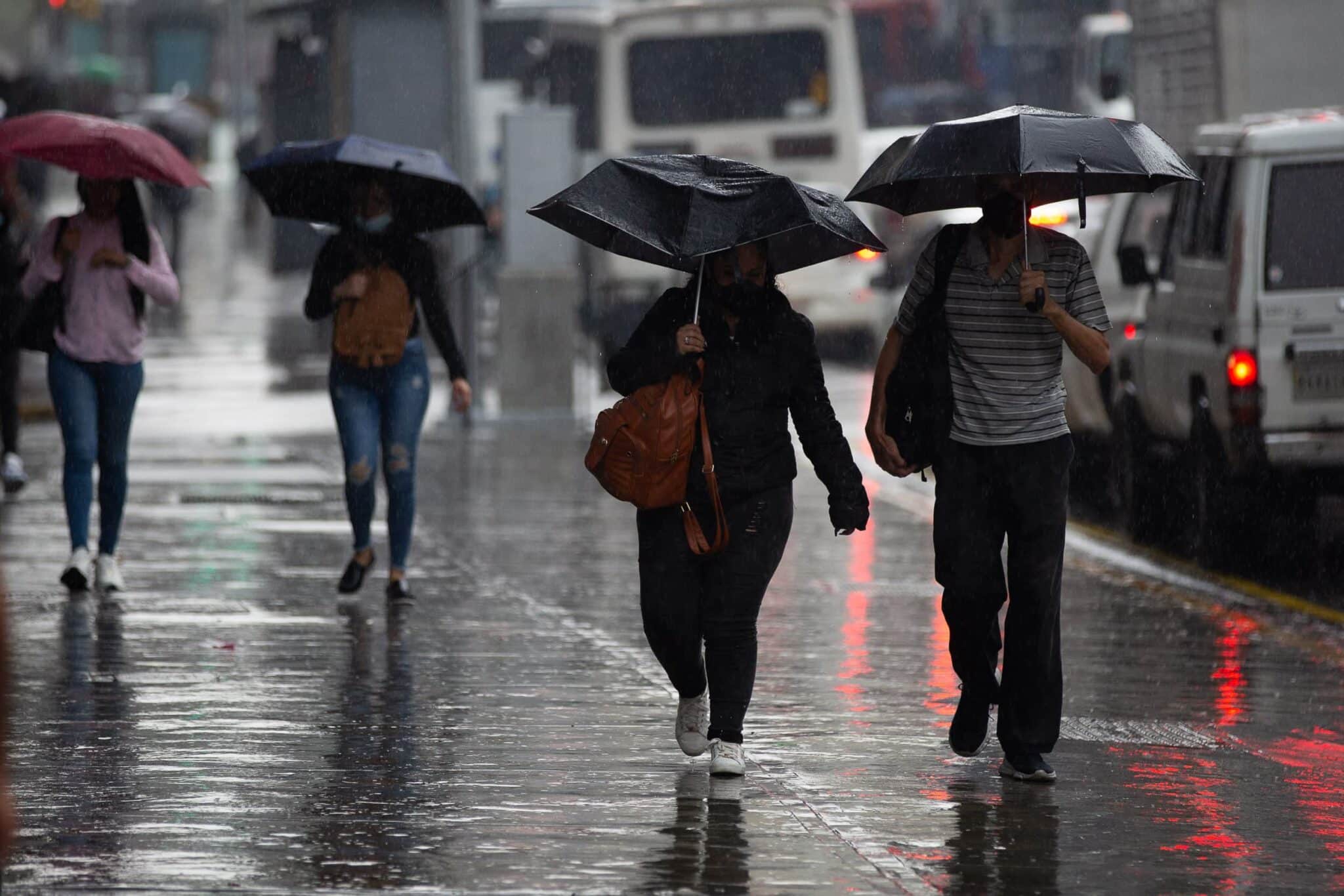 Temporada de lluvias eleva alerta por dengue en el país