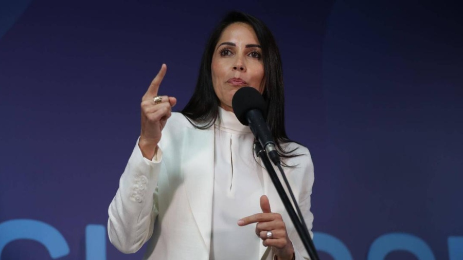 Luisa González fue elegida por la oposición ecuatoriana como candidata presidencial para elecciones de 2025