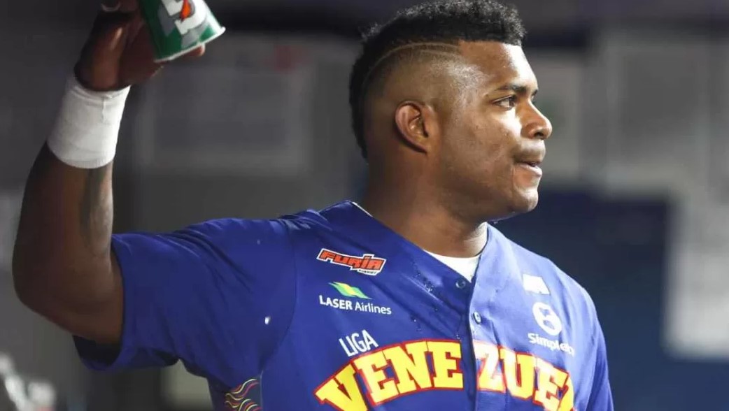 Yasiel Puig estaría reforzando nuevamente a los Tiburones en la LVBP