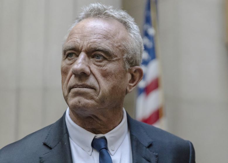 Robert F. Kennedy Jr. suspende su campaña presidencial y decide apoyar a Trump