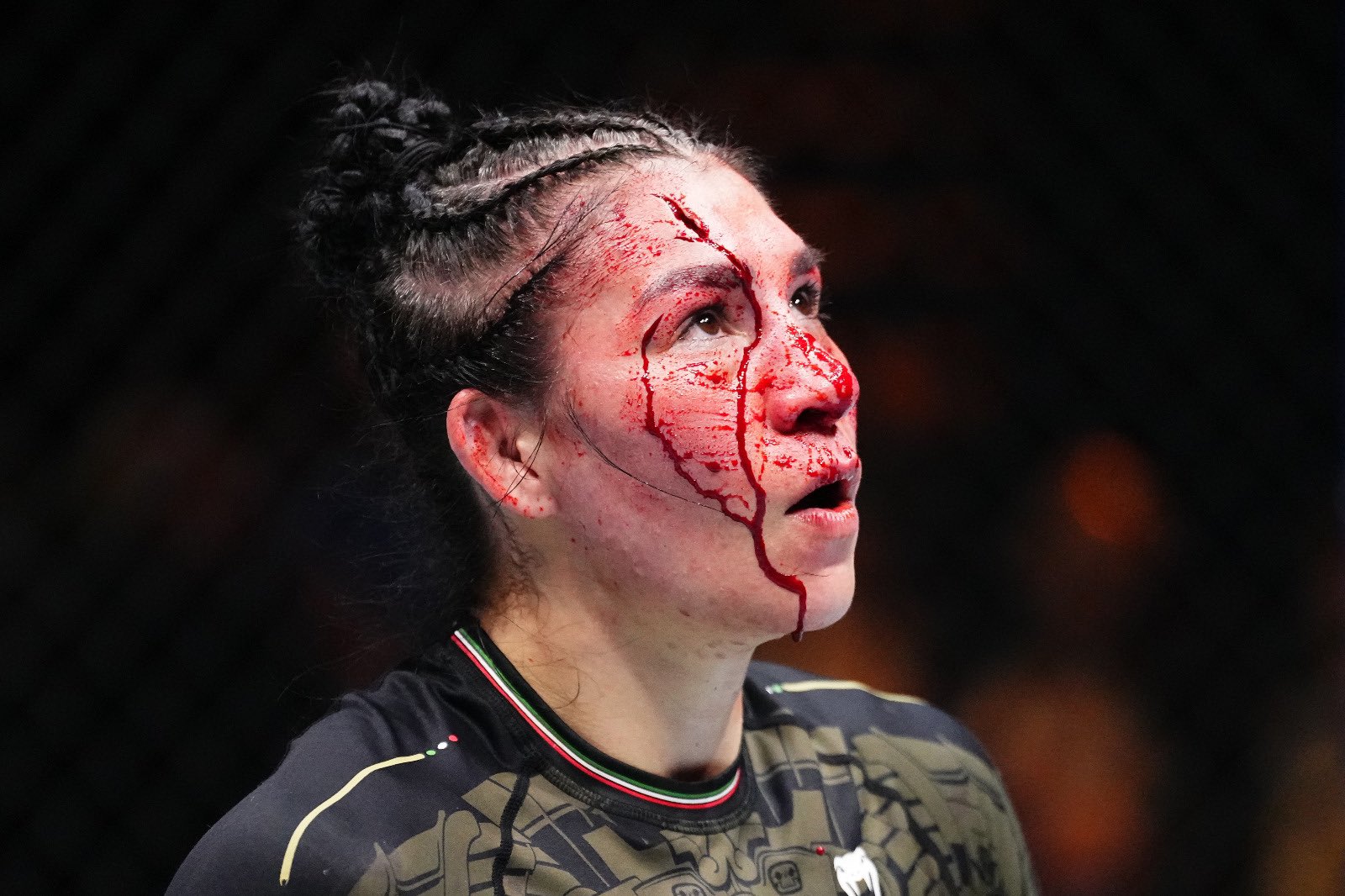 La mexicana Irene Aldana sufrió brutal corte en el rostro durante su pelea de UFC 306