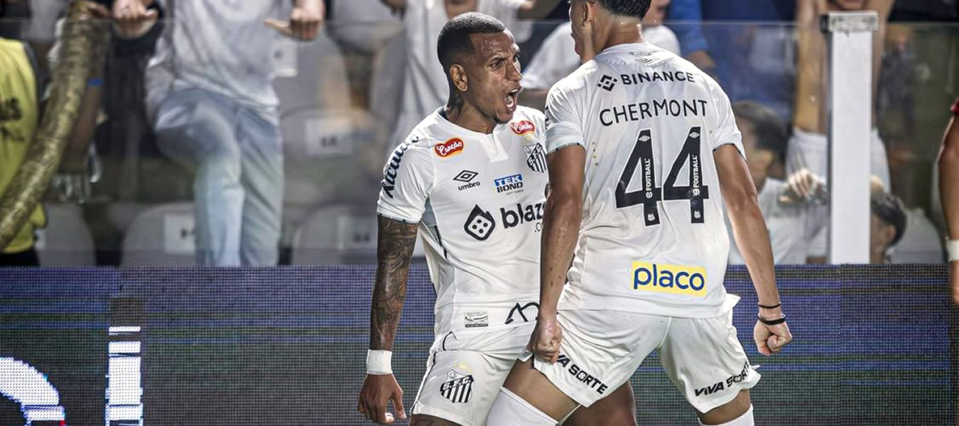 Rómulo Otero anotó un tanto para la causa de Santos en la Serie B de Brasil