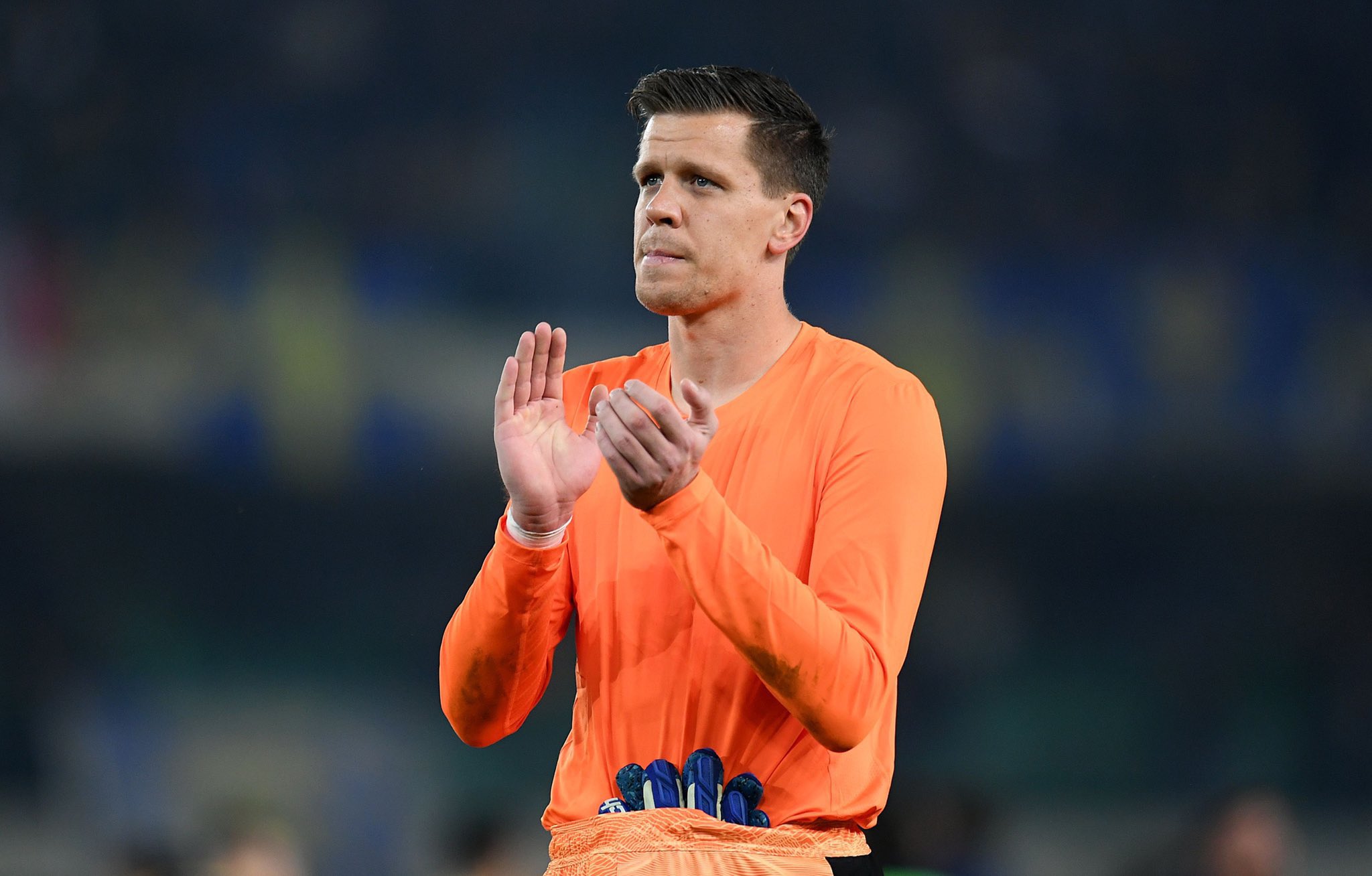 Wojciech Szczęsny saldría del retiro para jugar en Barcelona