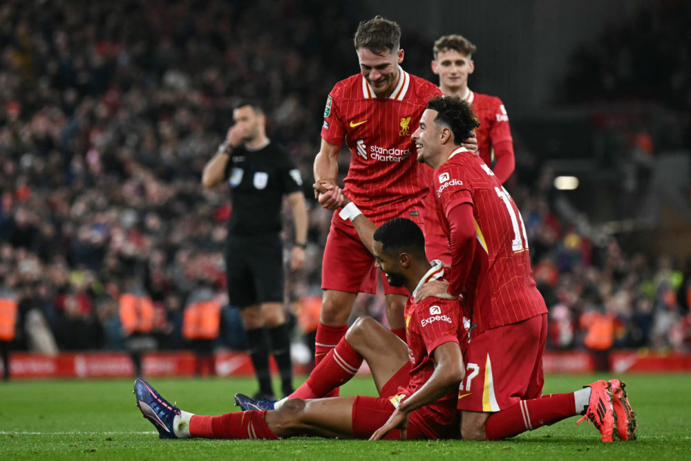 Liverpool goleó a West Ham y sigue su camino en la Carabao Cup