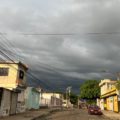 Densa nube gris arropa el cielo de Maracaibo la mañana de este 11-Sept