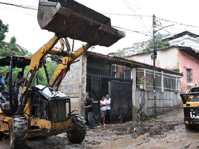 Autoridades de Caracas supervisan parroquias afectadas por intensas lluvias