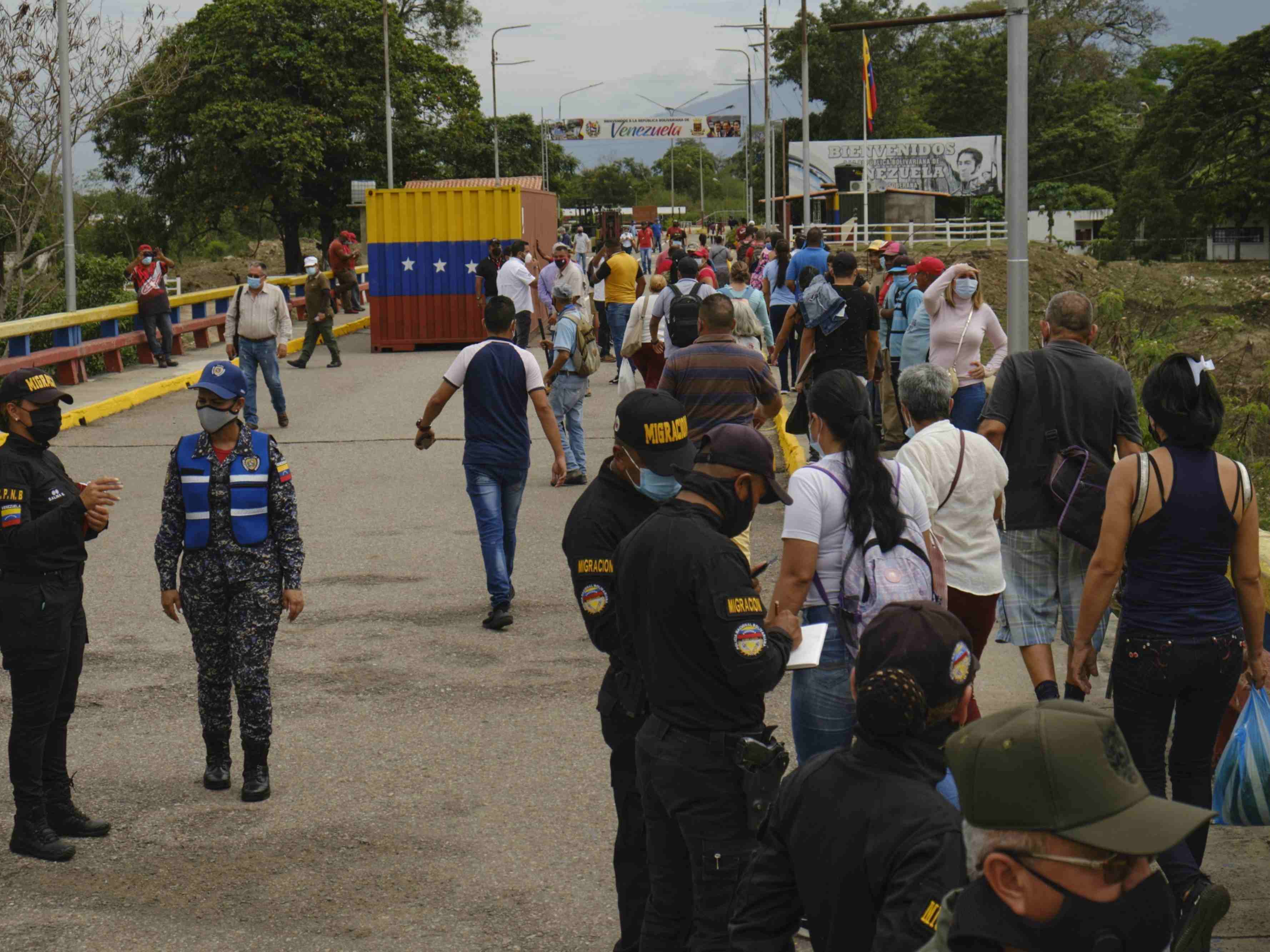 Colombia prepara una visa especial para migrantes venezolanos