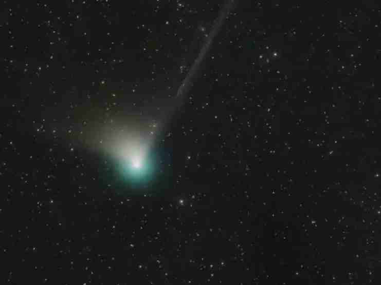 El ‘cometa del siglo’ se acerca a la Tierra y será observable a simple vista: cuándo y dónde verlo