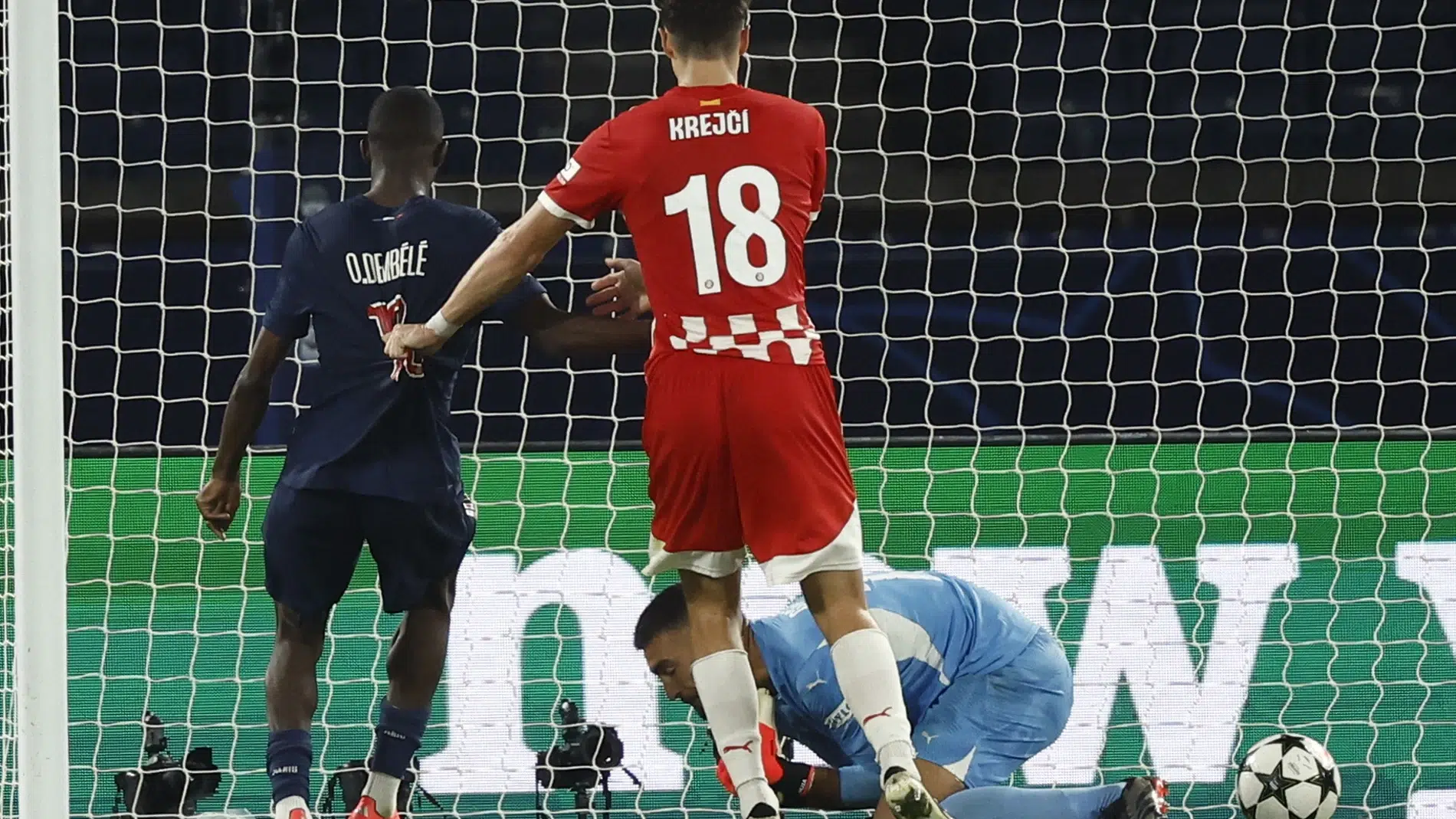 PSG aprovechó el error de Gazzaniga para llevarse la victoria ante Girona