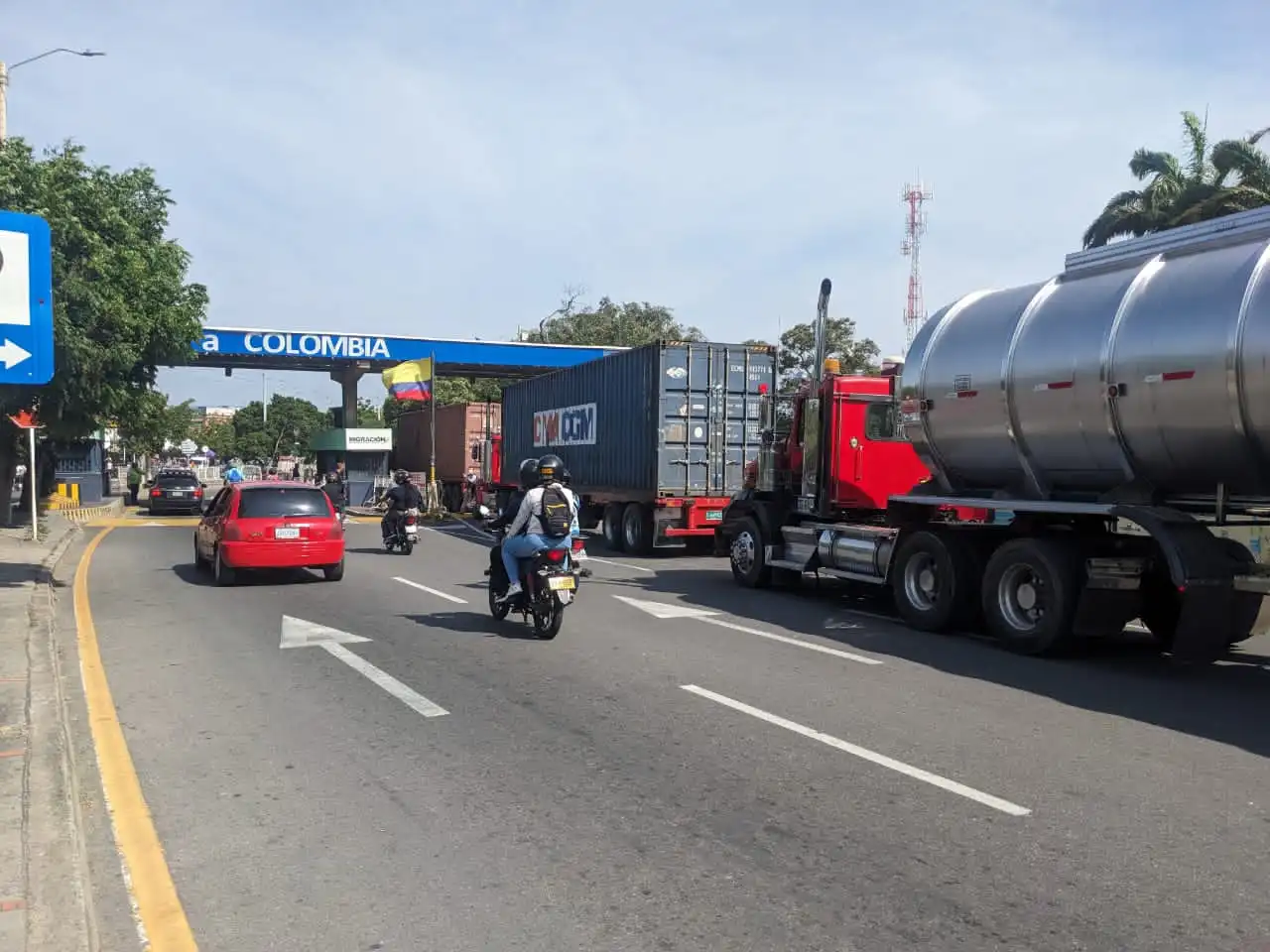 El 92 % de los vehículos que transitaron por la frontera colombo-venezolana en agosto trasladaron exportaciones del vecino país