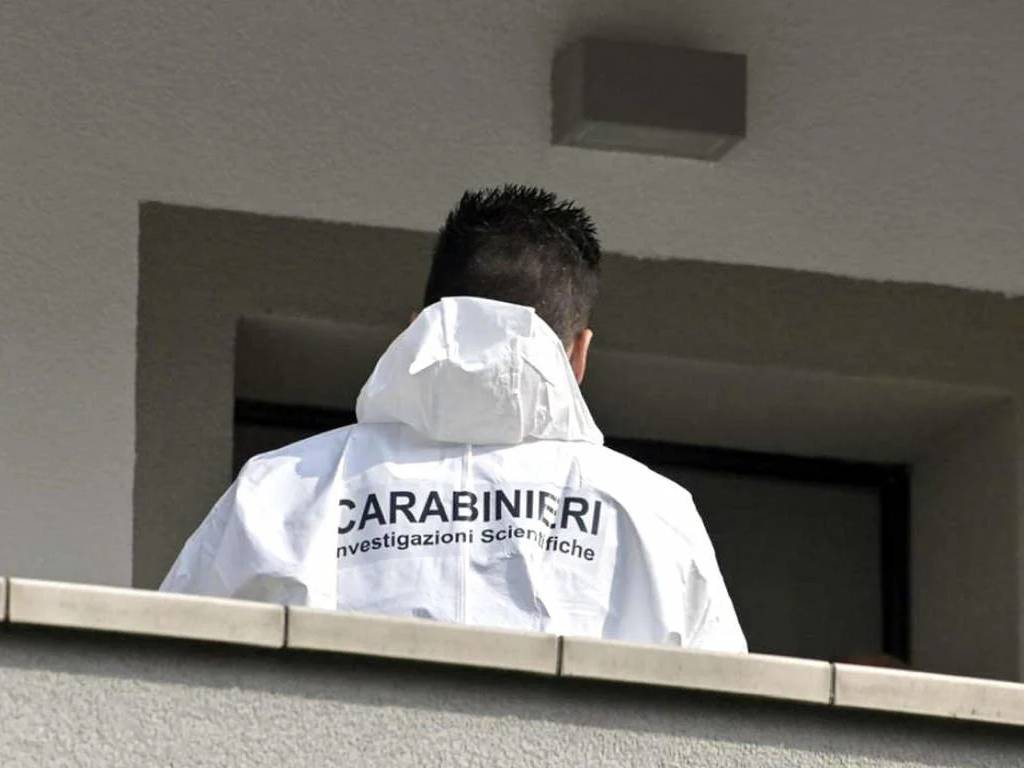 Adolescente mató a su padre, madre y hermano de 12 años en Italia