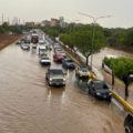 Inundada e intransitable se encuentra la C-1 en el puente Socorro tras fuerte aguacero