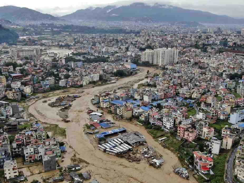 Más de 100 muertos por inundaciones en Nepal