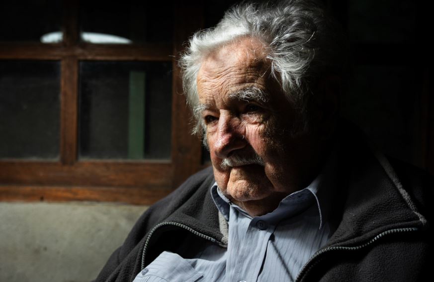 Mujica informa que el cáncer se le expandió al hígado: 