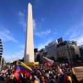 Argentina permitirá ingreso y regularización de migrantes venezolanos con documentos vencidos