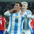 Argentina goleó a Chile y se escapa en la clasificación