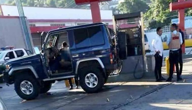 Asesinaron a inspector de la PNB  mientras surtía gasolina en Carabobo: Recibió 30 balazos