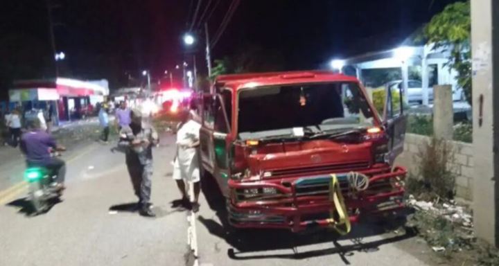 Once muertos y 40 heridos dejó choque de camión contra un bar en República Dominicana