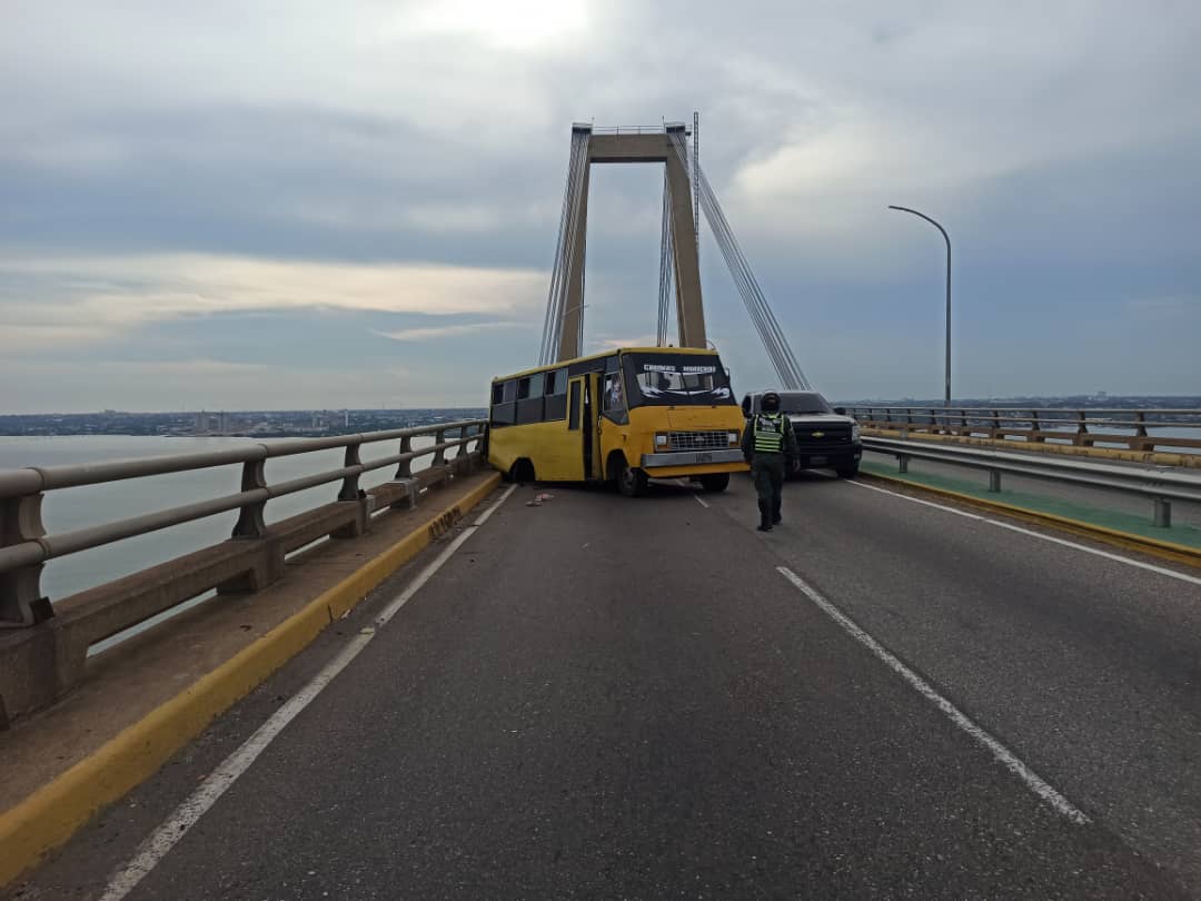 Bus de transporte público soltó 