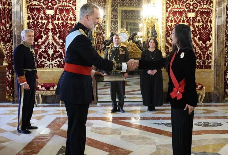 Embajadora Gladys Rodríguez abandona España tras ser llamada a consultas