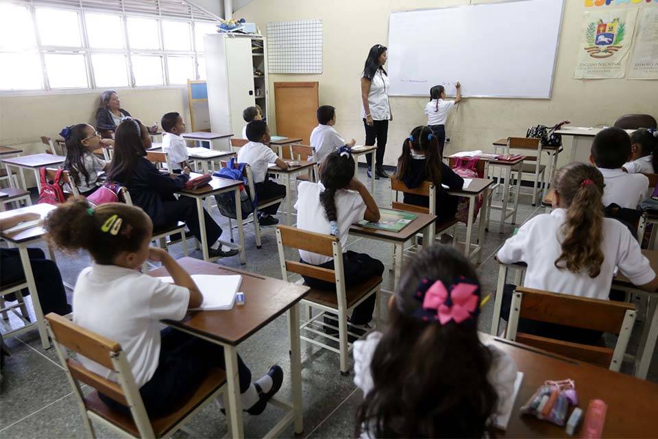 FVM: El 60 % de las escuelas están en “mal estado”