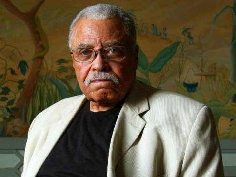 Falleció James Earl Jones, conocido por dar voz a Darth Vader y a Mufasa