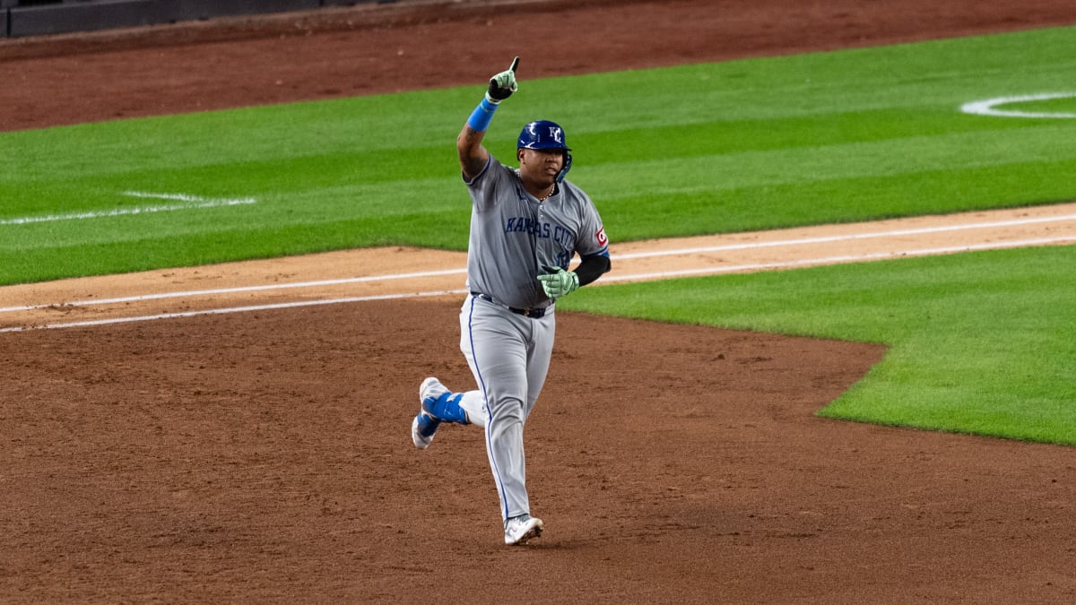 Salvador Pérez sonó vuelacerca ante los Yankees