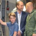 El príncipe George aprende a pilotar y realiza su primer vuelo a los 11 años