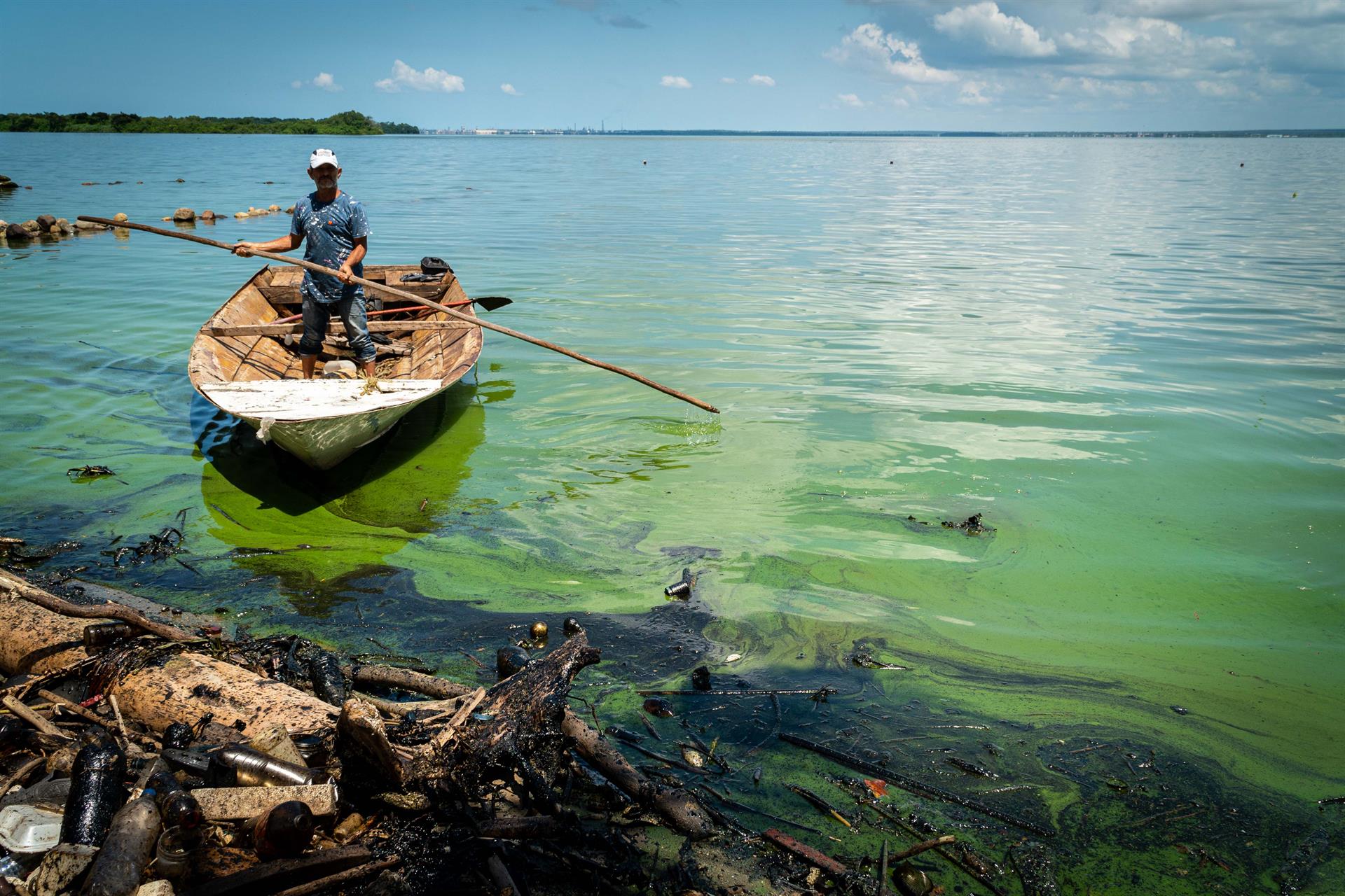 Pescadores del Lago de Maracaibo alertan que derrame de petróleo deja a más de 500 familias sin trabajo