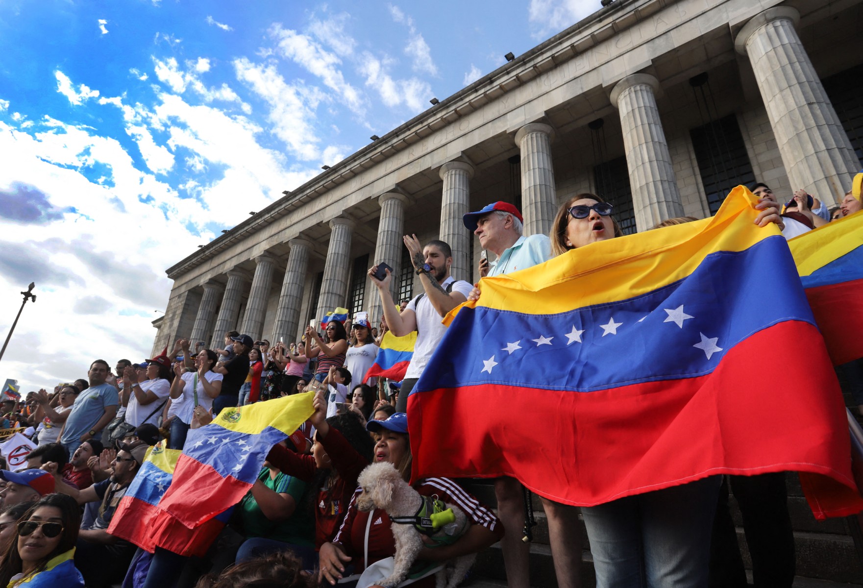 Desde este viernes Argentina comenzó a aplicar flexibilización para el ingreso y regularización de migrantes venezolanos