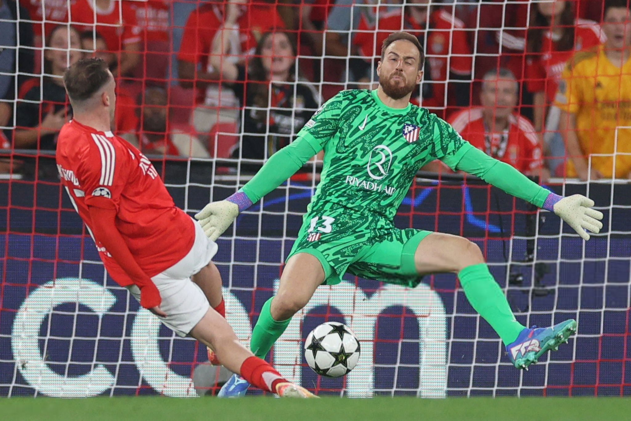 Benfica sorprendió y goleó al Atlético de Madrid en Portugal