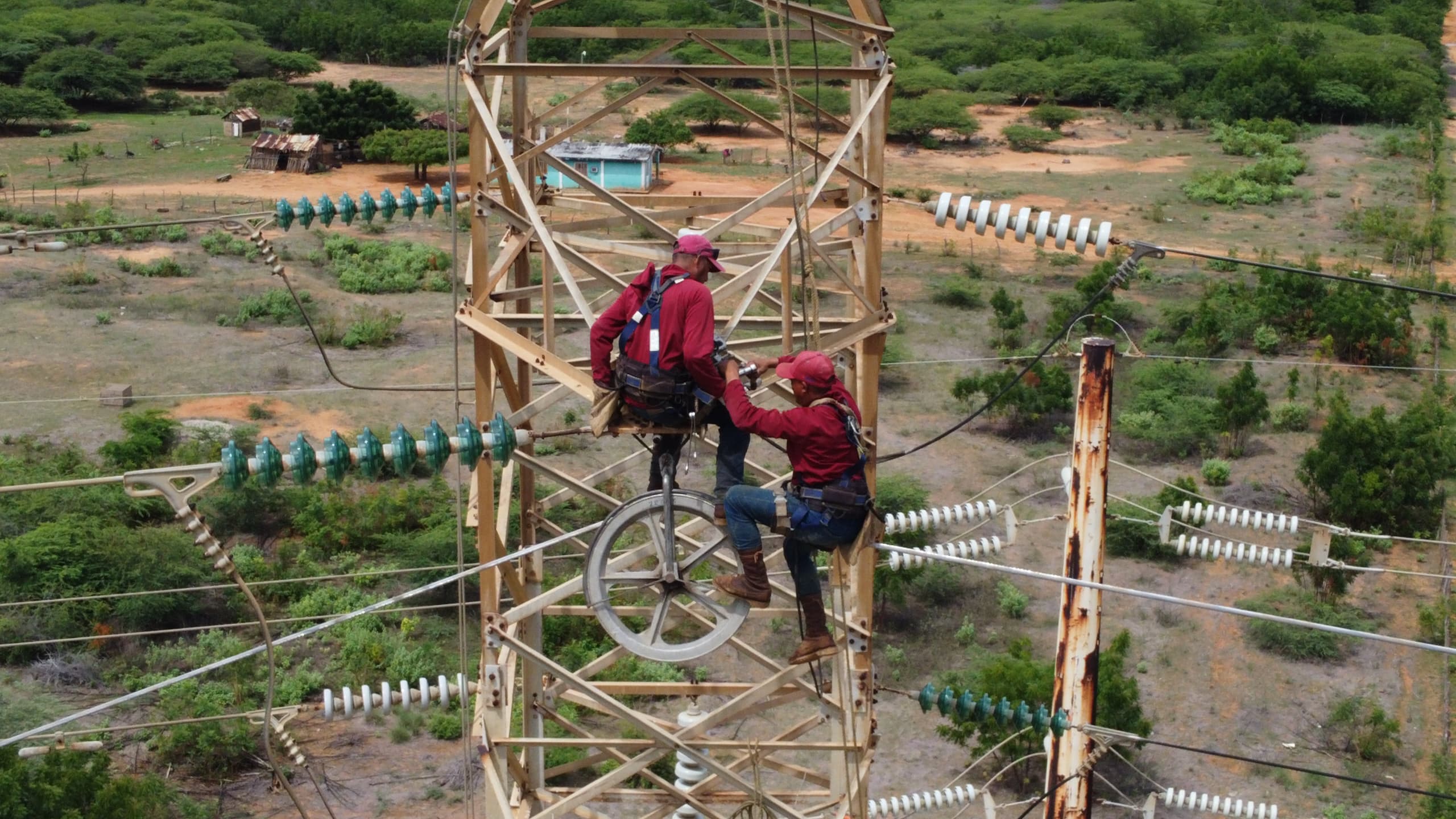 Corpoelec garantiza operatividad de la línea N° 1 Tablazo-Cuatricentenario a 400 kV