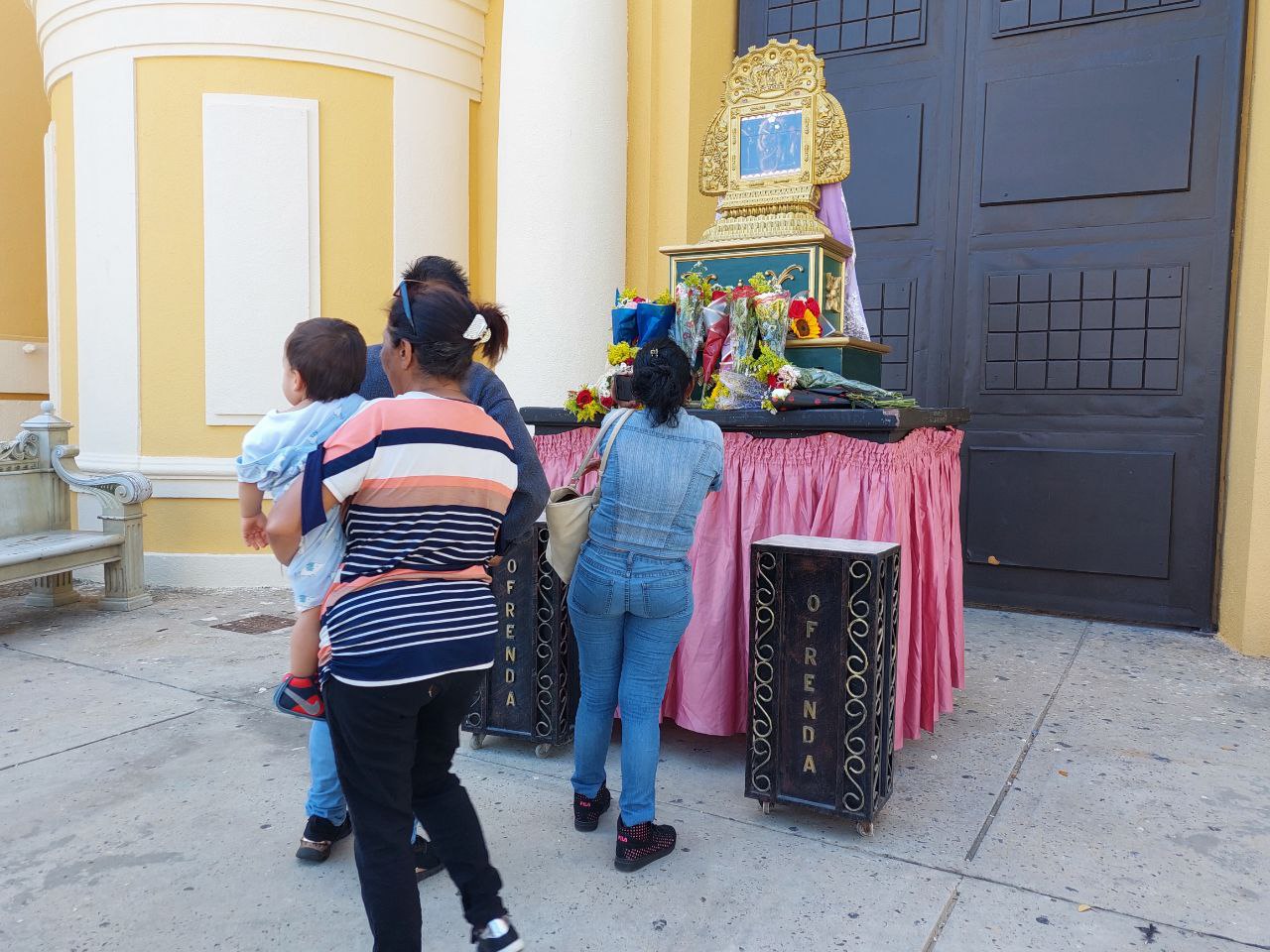 La Chinita nos protege estemos lejos o cerca: Historias conmovedoras de devotos