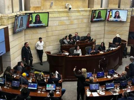 Presentan en el Senado de Colombia las actas del 28-Jul