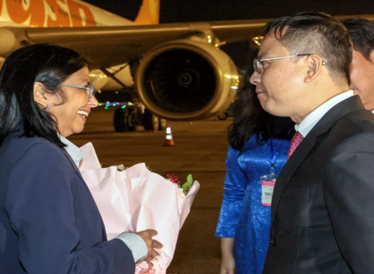 Vicepresidenta Delcy Rodríguez se reúne en Vietnam con el presidente Luong Cuong