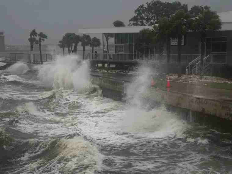 Huracán Milton tocó tierra cerca de Siesta Key