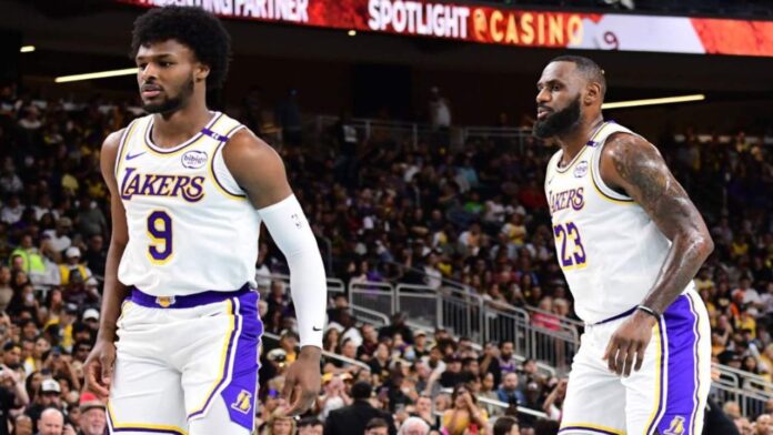 LeBron y Bronny James marcan historia con los Lakers en juego de pretemporada