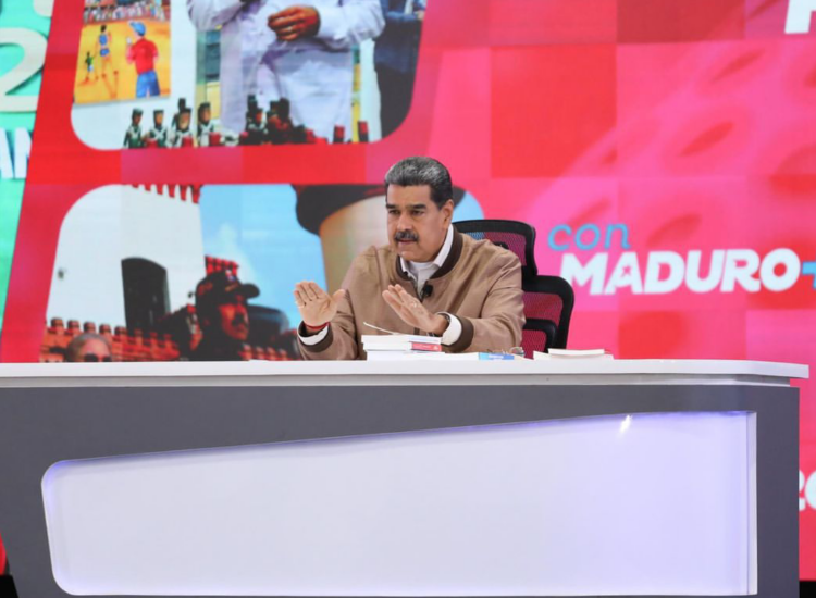 Maduro: Prometo luchar contra corruptos y traidores ‘caiga quien caiga’