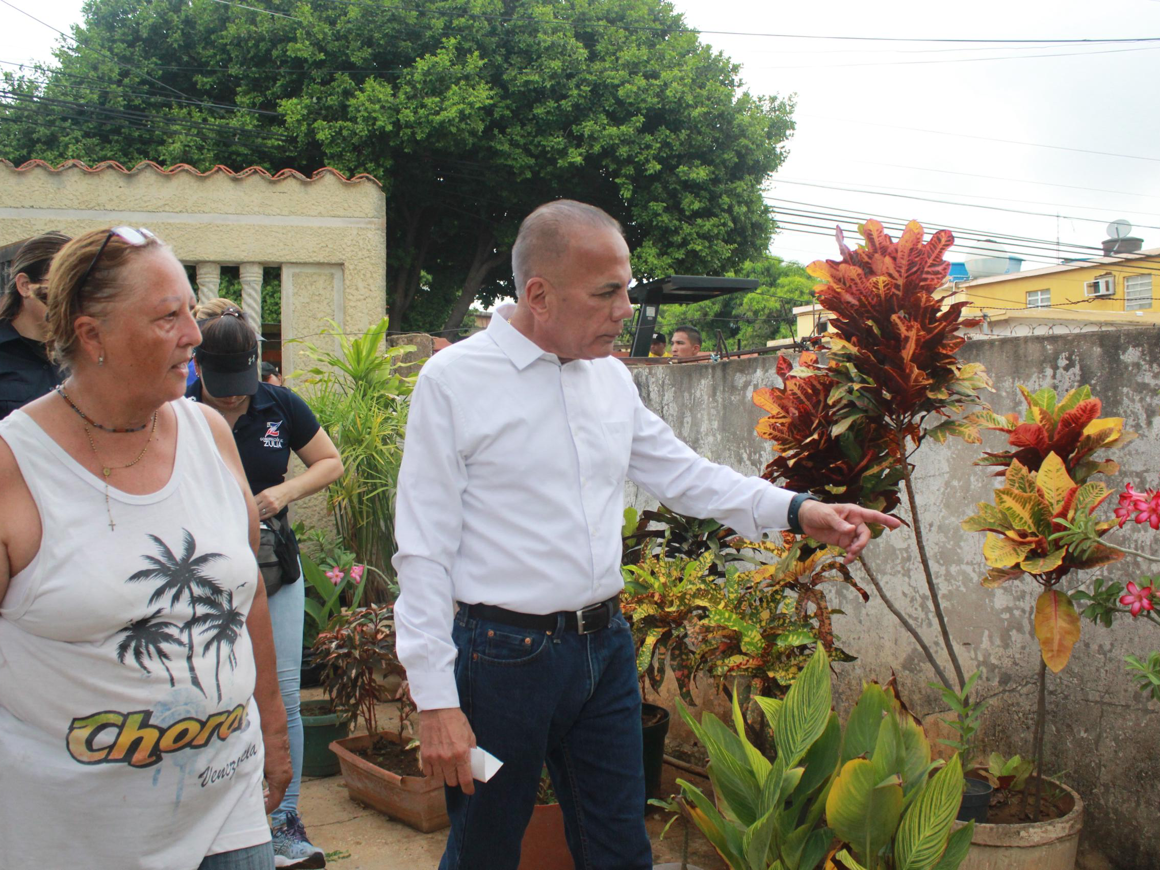 Gobernador Rosales inspecciona obras y servicios en barrios y urbanizaciones del Zulia