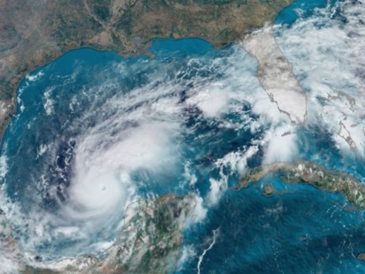 Milton se convierte de nuevo en huracán de categoría 5 mientras se aproxima a Florida