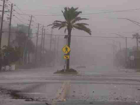 Tampa desolada por evacuación masiva