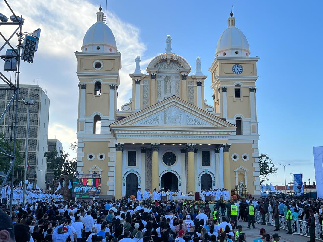 Inició la misa de la Bajada de La Chinita encabezada por el obispo de Maturín, Enrique Pérez