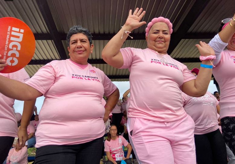 Con entusiasmo, esperanza y alegría culminó la caminata rosa de Famac en Maracaibo