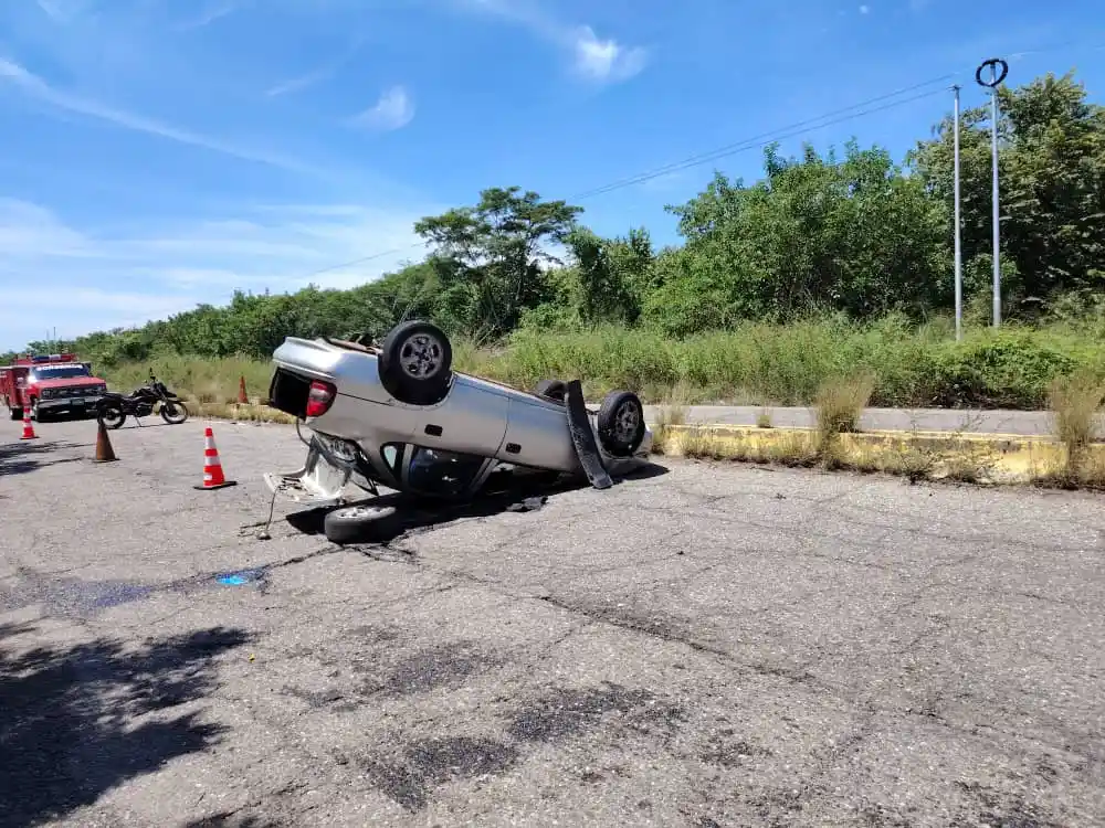 Concejal Edgar Pernalete y su familia resultaron ilesos tras sufrir accidente de tránsito en la carretera San Pedro-Lagunillas