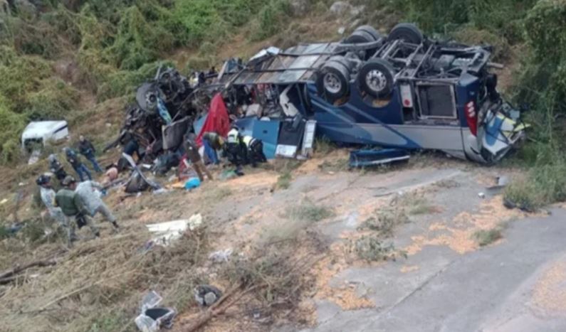 Accidente de tránsito dejó 19 muertos y seis heridos en México