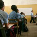 Intoxicadas 23 personas, la mayoría estudiantes de bachillerato por inhalar presunto químico en liceo de Miranda