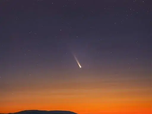 El cometa Tsuchinshan-Atlas: considerado el más brillante de 2024, que ha fascinado a los observadores al pasar cerca de la Tierra