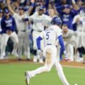 Dodgers pegó primero dejando en el terreno a los Yankees en la Serie Mundial