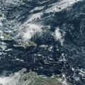 Huracán Oscar toca tierra en Bahamas y se dirige hacia Cuba